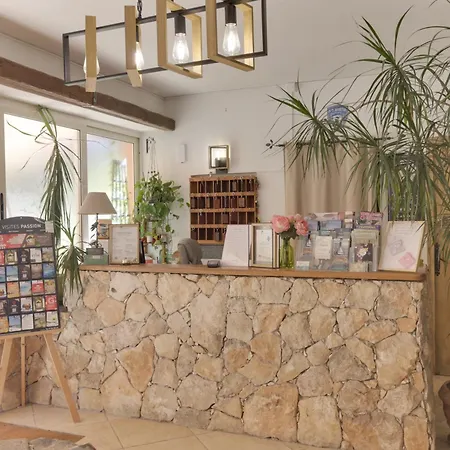 Des Etrangers فندق *